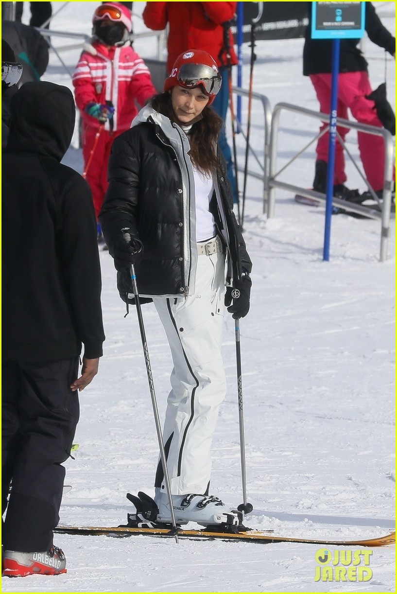 bella hadid hits the slopes skiin in aspen 12